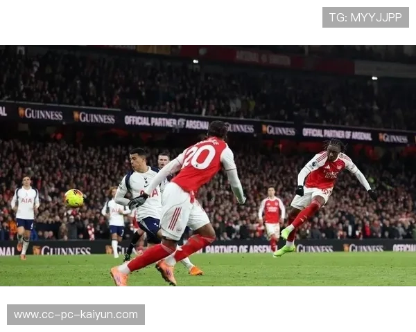 埃泽疯狂戴帽！阿森纳4-1完胜热刺继续稳居榜首