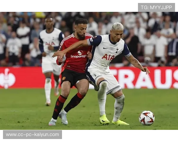 热刺边路连续渗透，库卢切夫斯基抽射打高